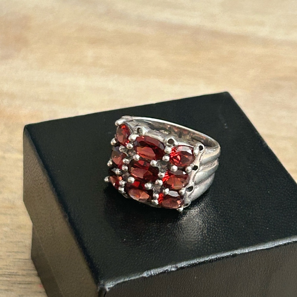 Garnet red stones 925 sterling silver ring sz 6